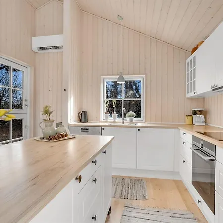 Preben - 50m From The Sea By Interhome *